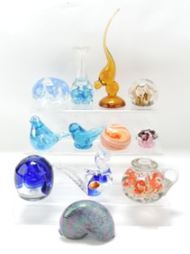 Lot of 12 paperweights, 2" to 7"