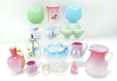 Lot of 15 assorted glass pieces,
