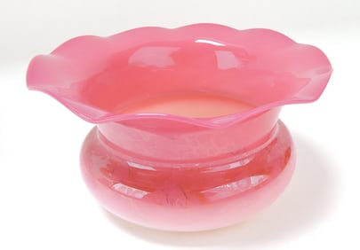 New England pink agata floral vase,