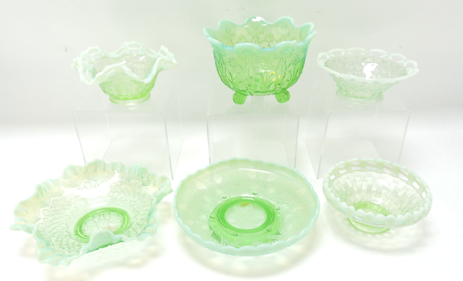 Fenton green opalescent lot of 6 bowls, (1 of 1)