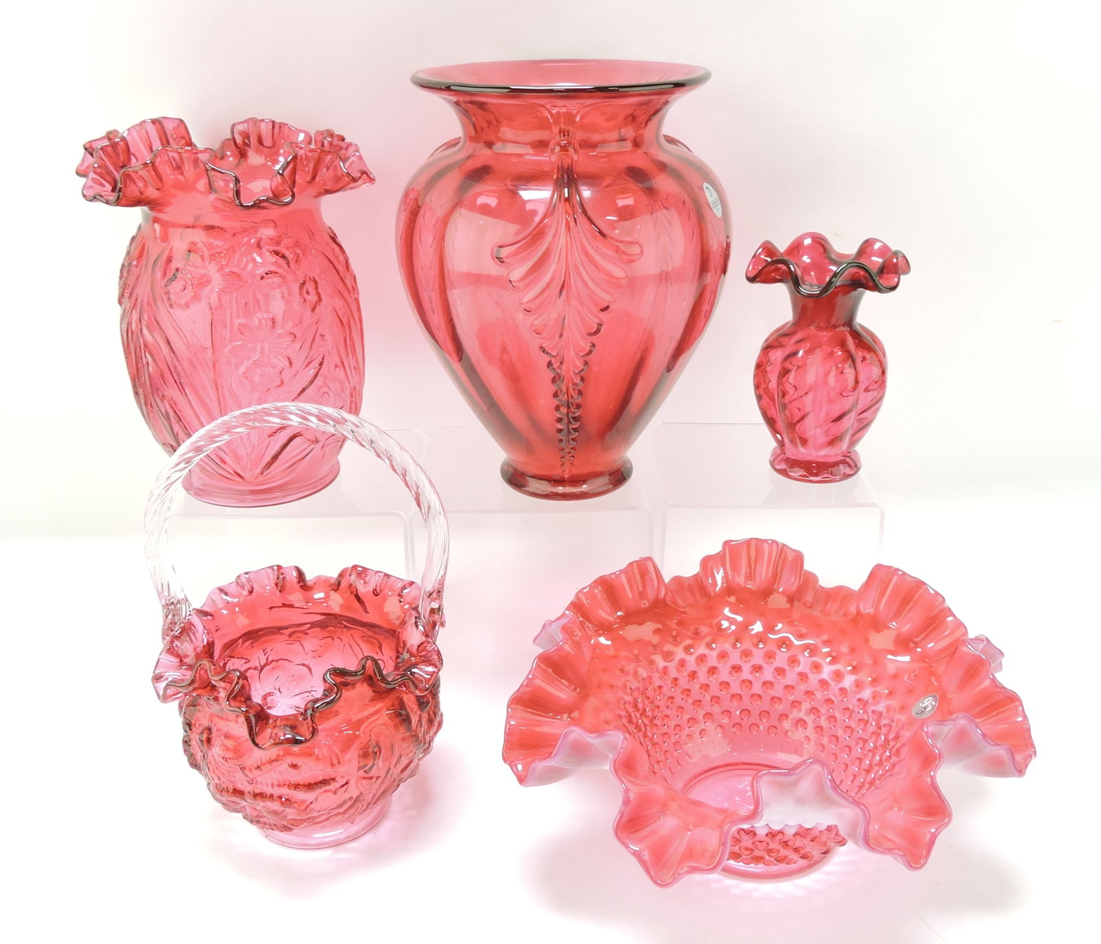 Fenton lot of 5 pieces,: 5 1/2" to 10"