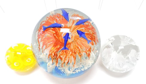 Lot of 3 paperweights, 2 1/2" to