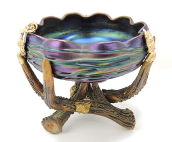 Art glass bowl mounted in antler base,