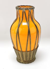 Czechoslovakia 7" art glass vase with