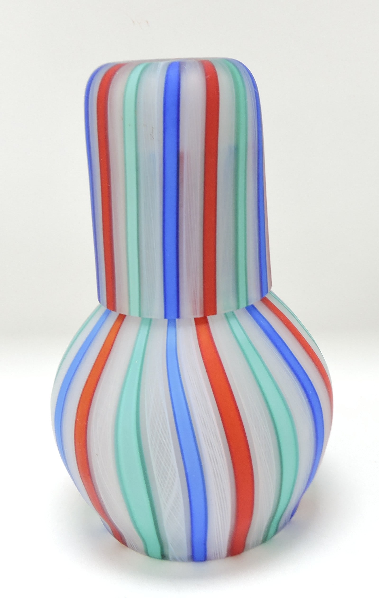 Ribbon glass tumble up, 8": .