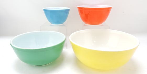 Pyrex 4 pc mixing bowl set