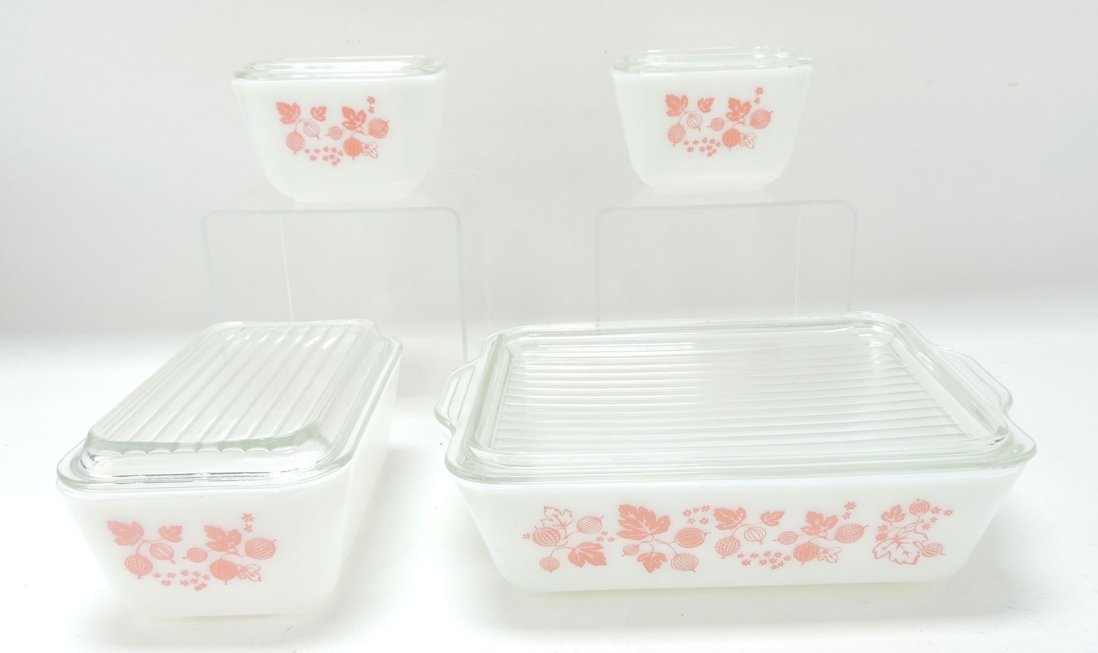 Pyrex 4 pc refrigerator set: .