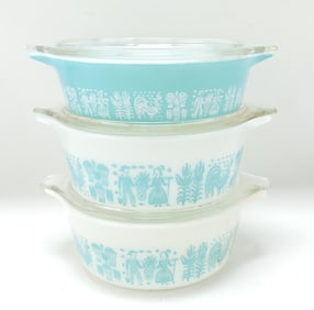 Pyrex 3 pc stacking set