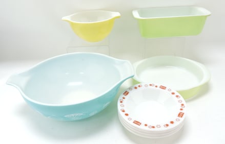 Pyrex lot of 8 assorted pieces