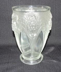 Verlys Art Deco vase with plain panels