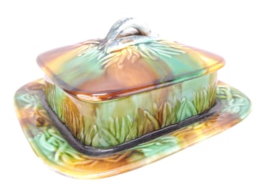 Majolica mottled sardine box, 4 1/2"h,
