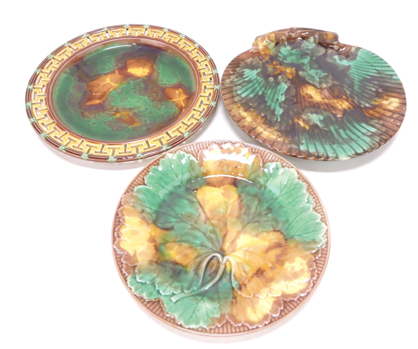 Wedgwood majolica lot of 3 plates,: 7 1/2" to 8 1/2"