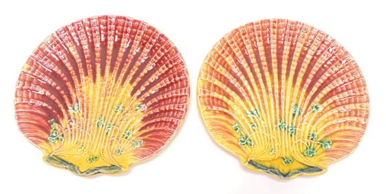 Majolica pair of shell plates, 7 1/2"