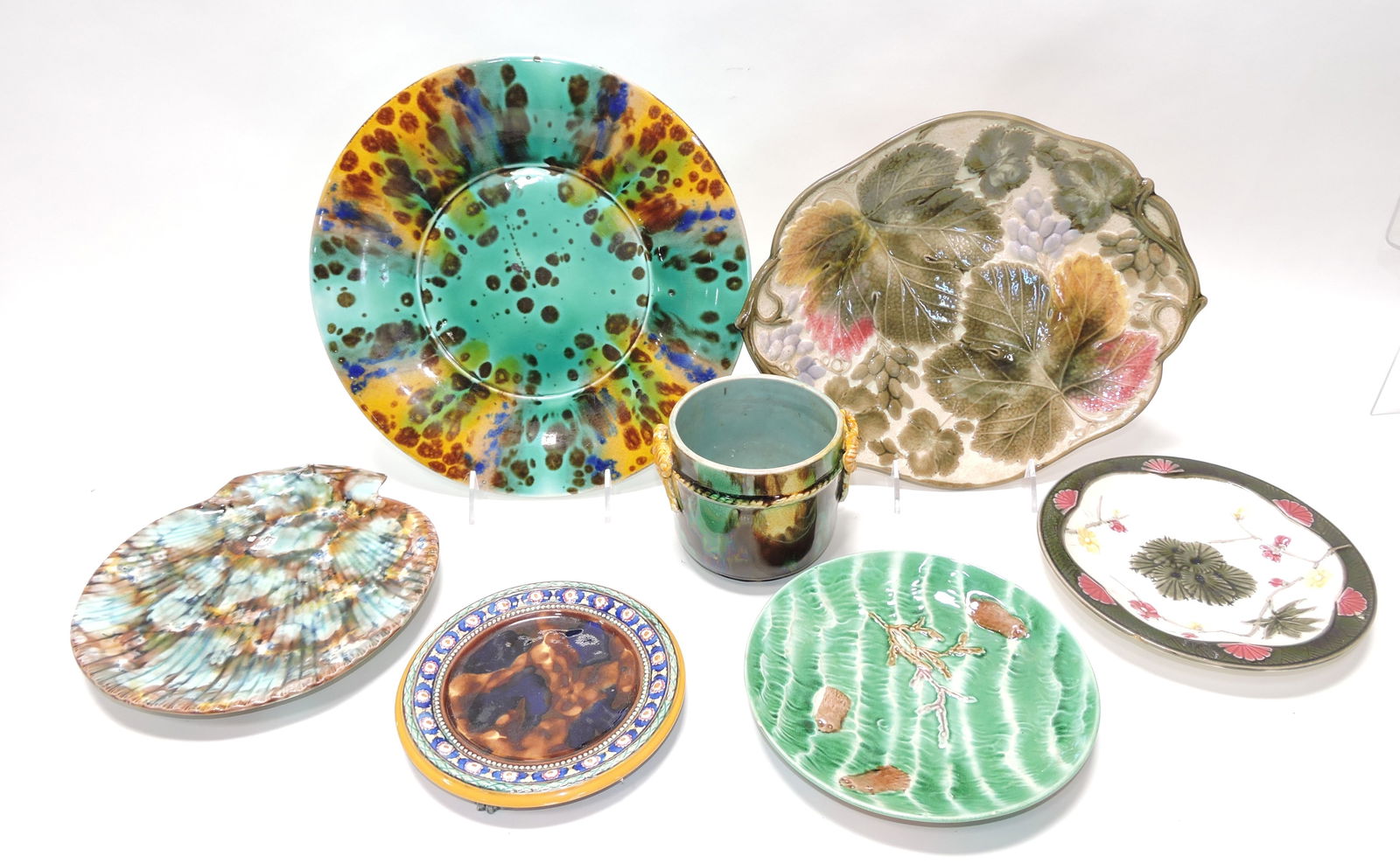 Wedgwood majolica lot of 7 assorted (1 of 1)