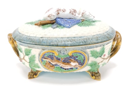 Minton majolica gun dog game dish