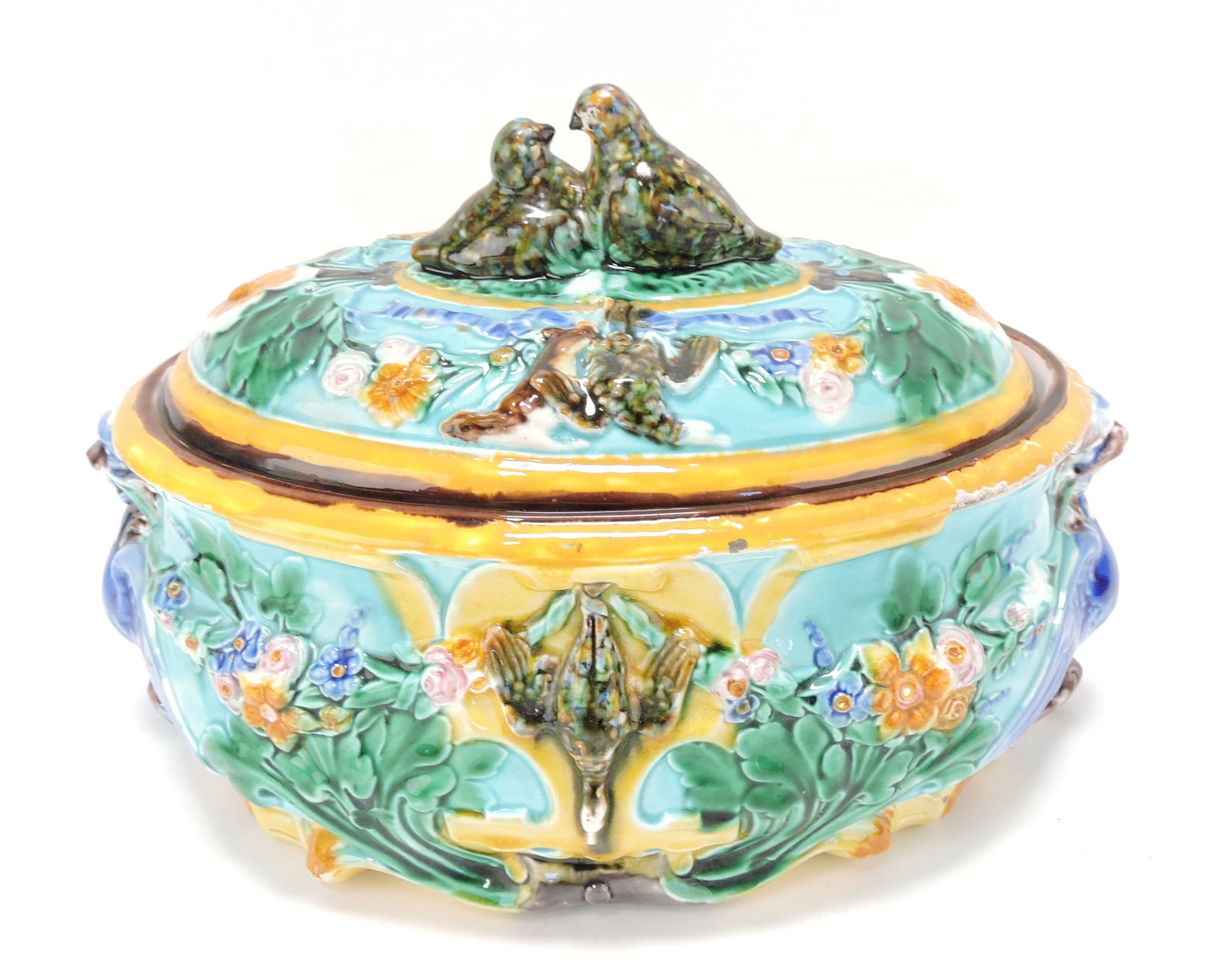 Wedgwood majolica lovebirds game: dish with insert, 7 1/2"h, 12"w