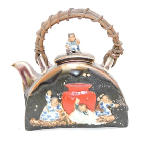 Japanese Sumida Gawa teapot,