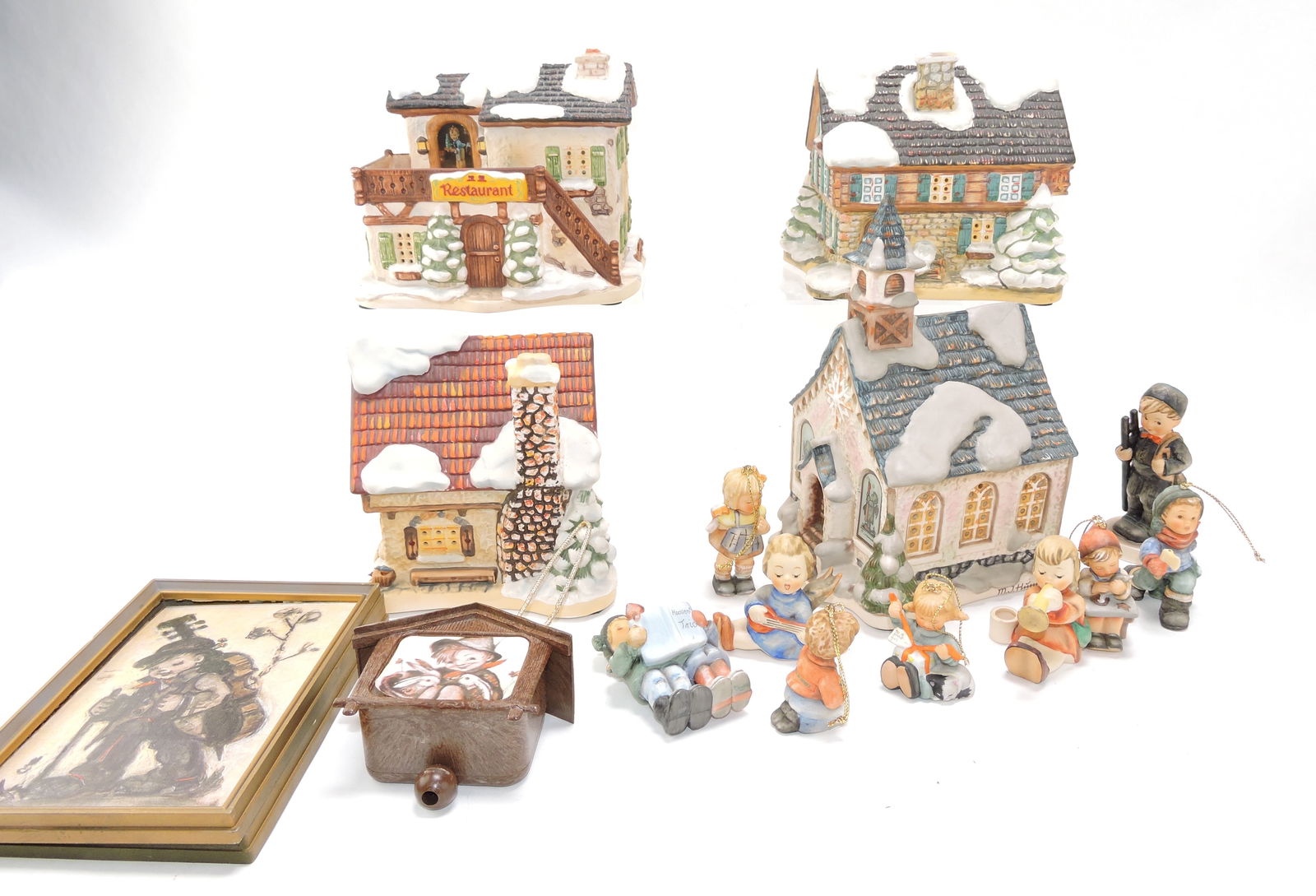 Lot of 4 Hawthorne Hummel lighted: buildings, 9 ornaments and figures