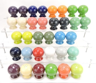 Fiesta Post 86 shaker group, 11 pair,