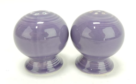 Fiesta Post 86 pair of shakers,