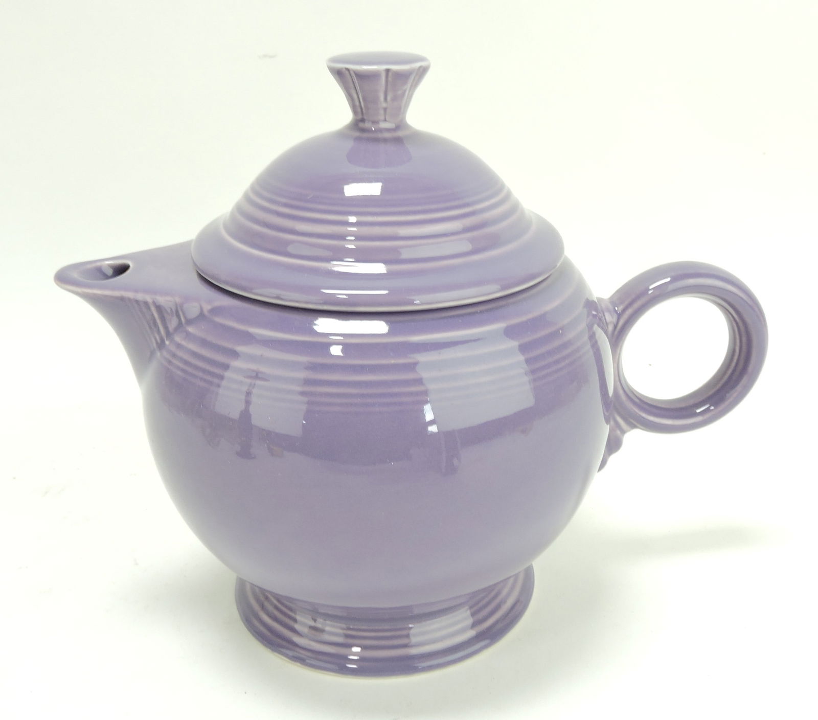 Fiesta Post 86 teapot, lilac (1 of 1)