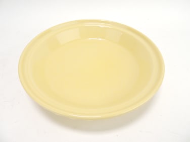 Fiesta Post 86 unusual yellow pie baker