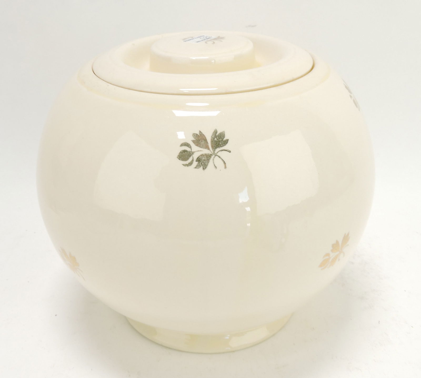 Kitchen Kraft Oven Serve large ball: canister with gold leaf