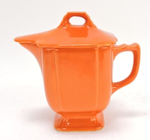 Riviera syrup pitcher with lid, red