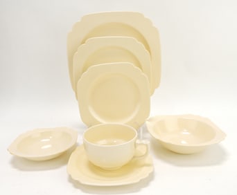 Riviera 7 pc place setting, ivory