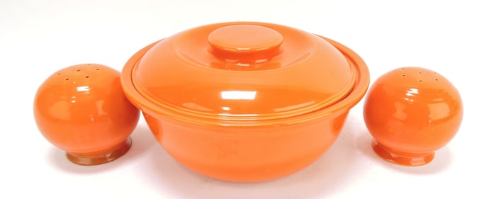 Kitchen Kraft 8" red casserole and