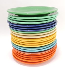 Fiesta 9" plate group: 22 mixed,