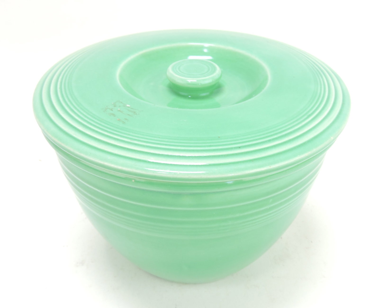 Fiesta #3 mixing bowl with lid, green,: rim nick to lid, wear to both