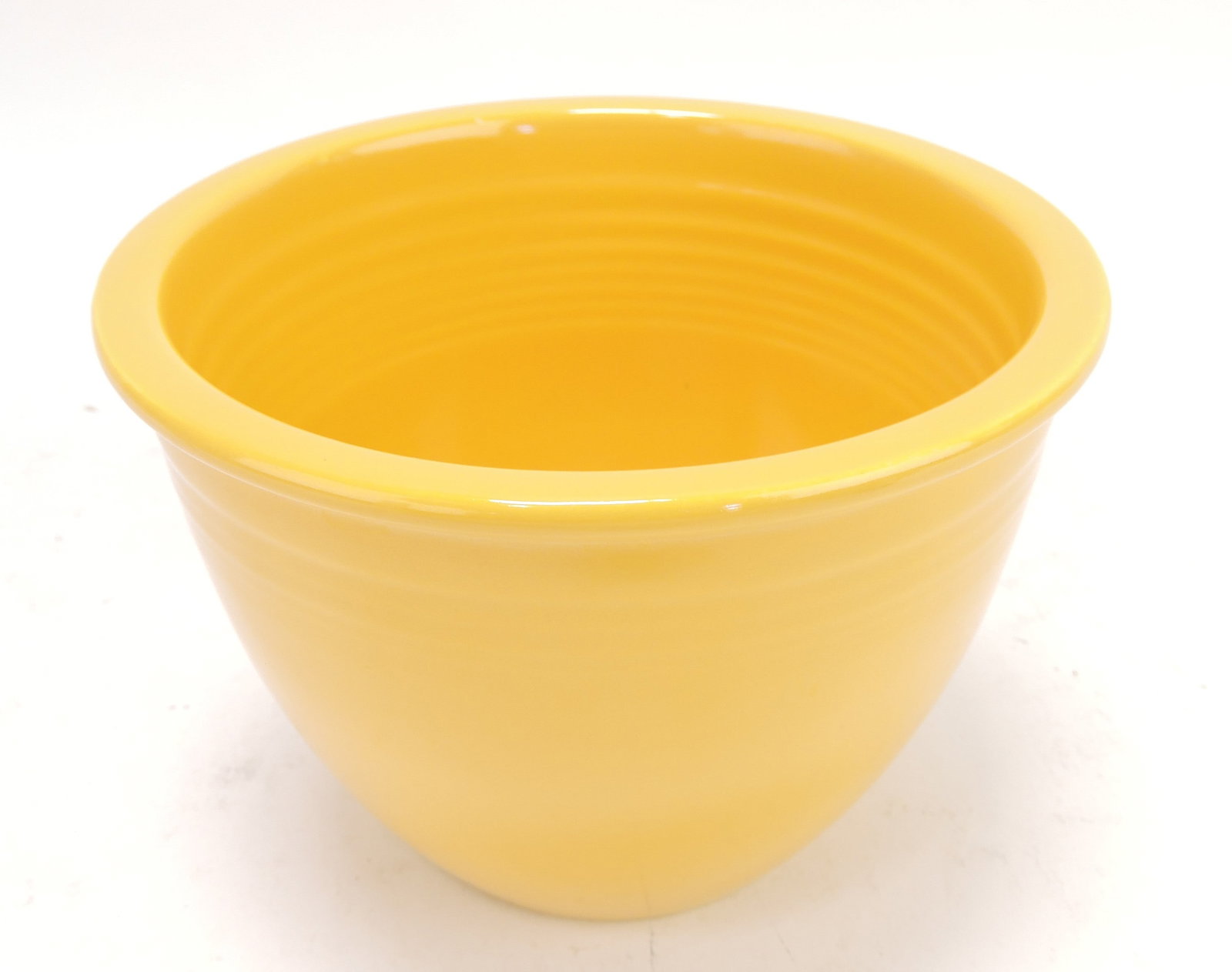 Fiesta #1 mixing bowl, yellow,: inside rings