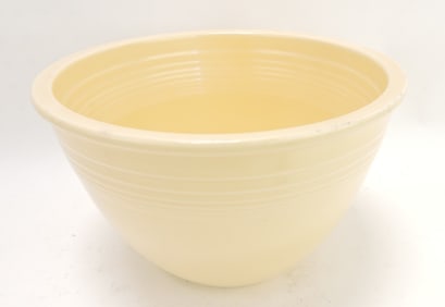 Fiesta #6 mixing bowl, ivory,