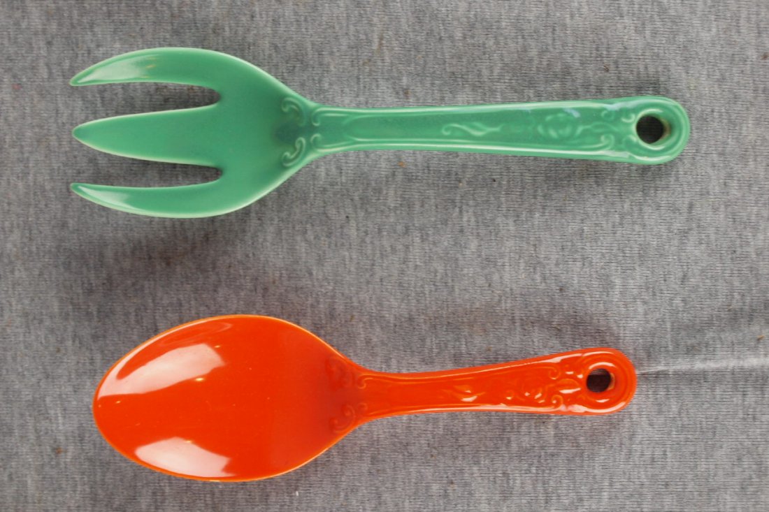 FIESTA KITCHEN KRAFT UTENSIL GROUP - RED SPOON AND GREE: FIESTA KITCHEN KRAFT UTENSIL GROUP - RED SPOON AND GREEN FORK