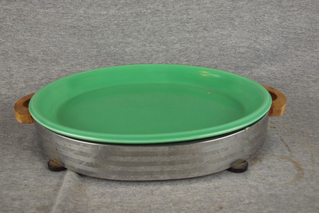 FIESTA KITCHEN KRAFT GREEN PLATTER WITH METAL HOLDER: FIESTA KITCHEN KRAFT GREEN PLATTER WITH METAL HOLDER