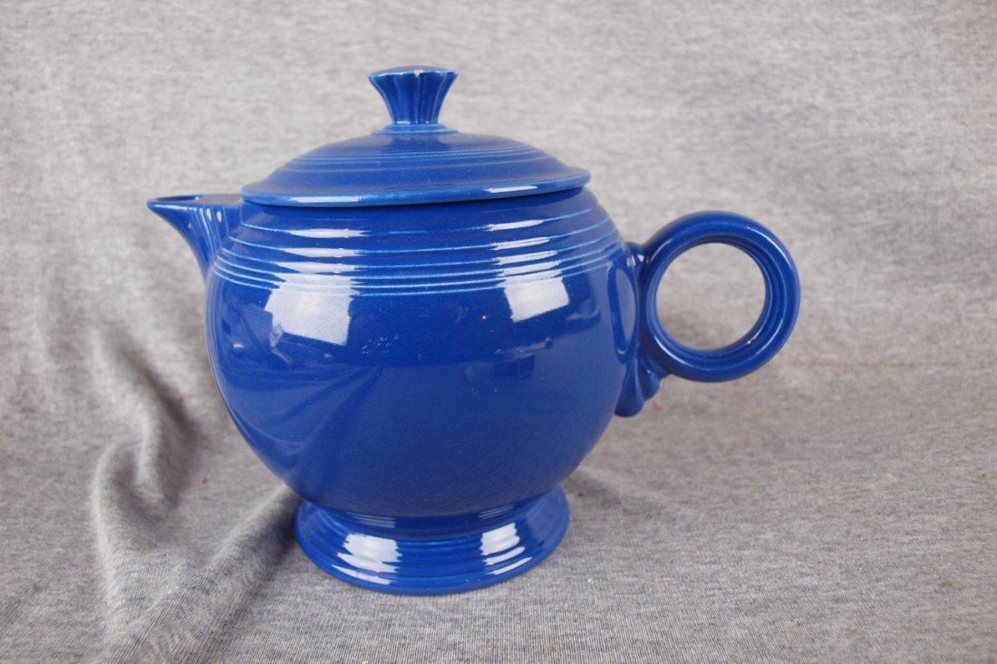 Fiesta cobalt large teapot, minor nick to finial : Fiesta cobalt large teapot, minor nick to finial
