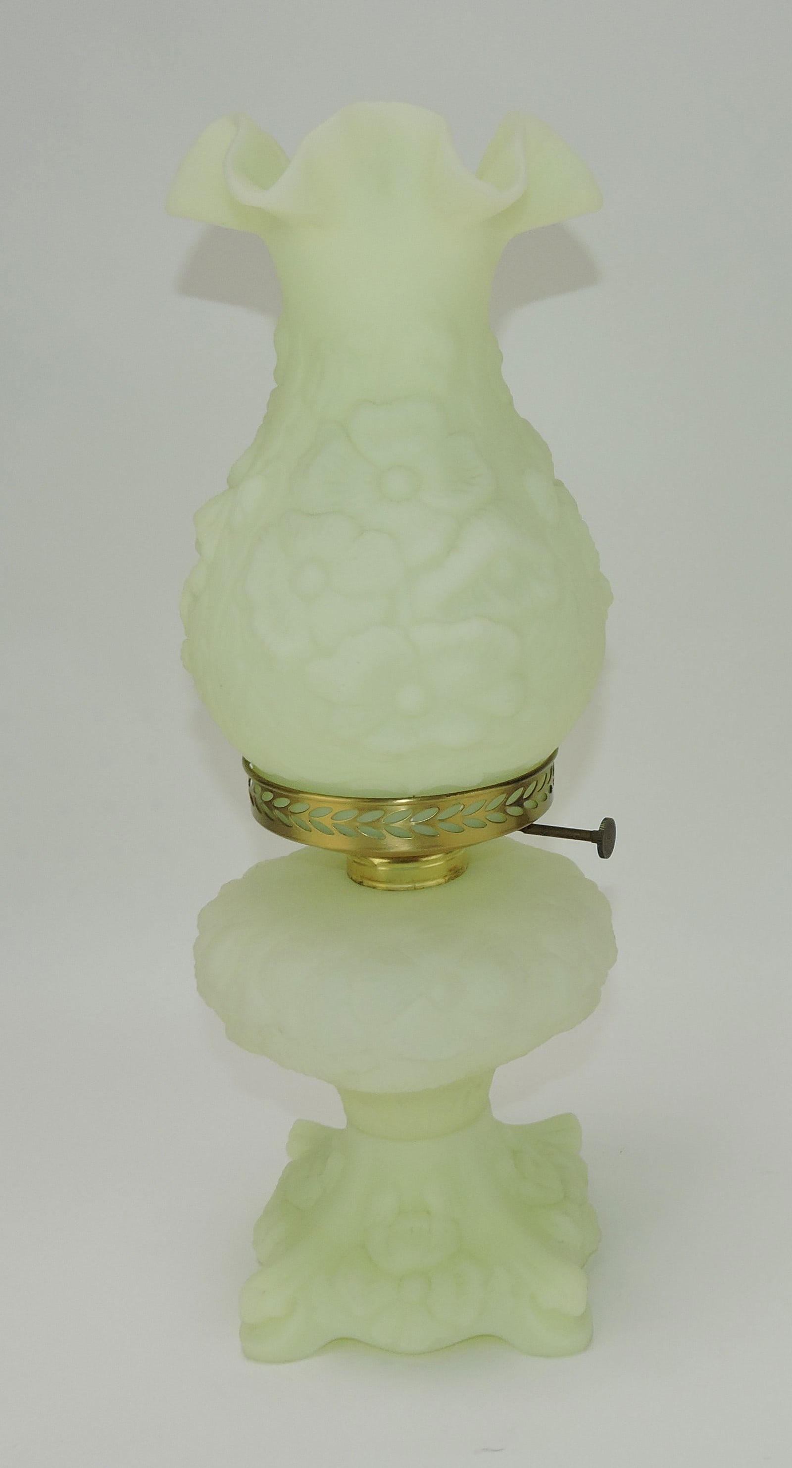 Fenton yellow custard 'Poppy' oil lamp, (1 of 1)