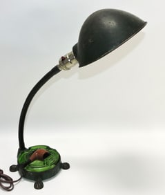 Gooseneck adjustable desk lamp/