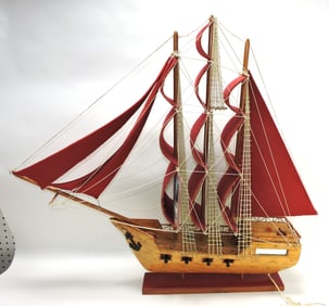 Vintage 'Prison Art' sailing ship lamp,