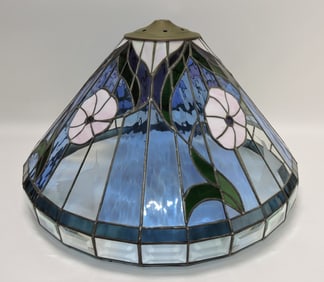 Leaded glass lamp shade with etched