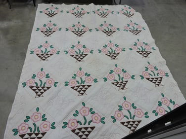 Flower basket quilt/bedspread 101"x79"