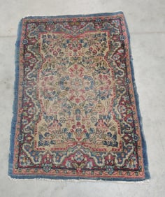 Oriental rug, 2'10" x 2"0"