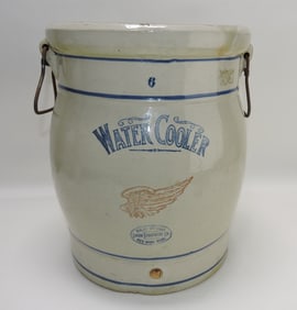 Red Wing 6 gallon stoneware water