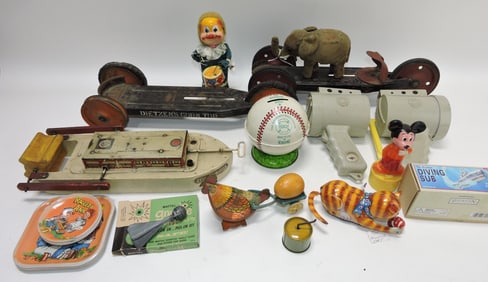 Lot of assorted toys, various