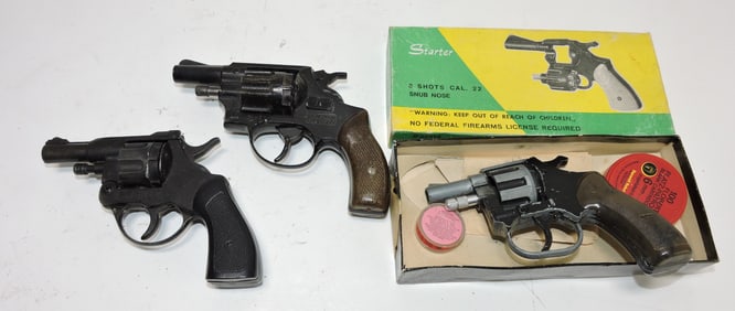 Lot of 3 starter pistols