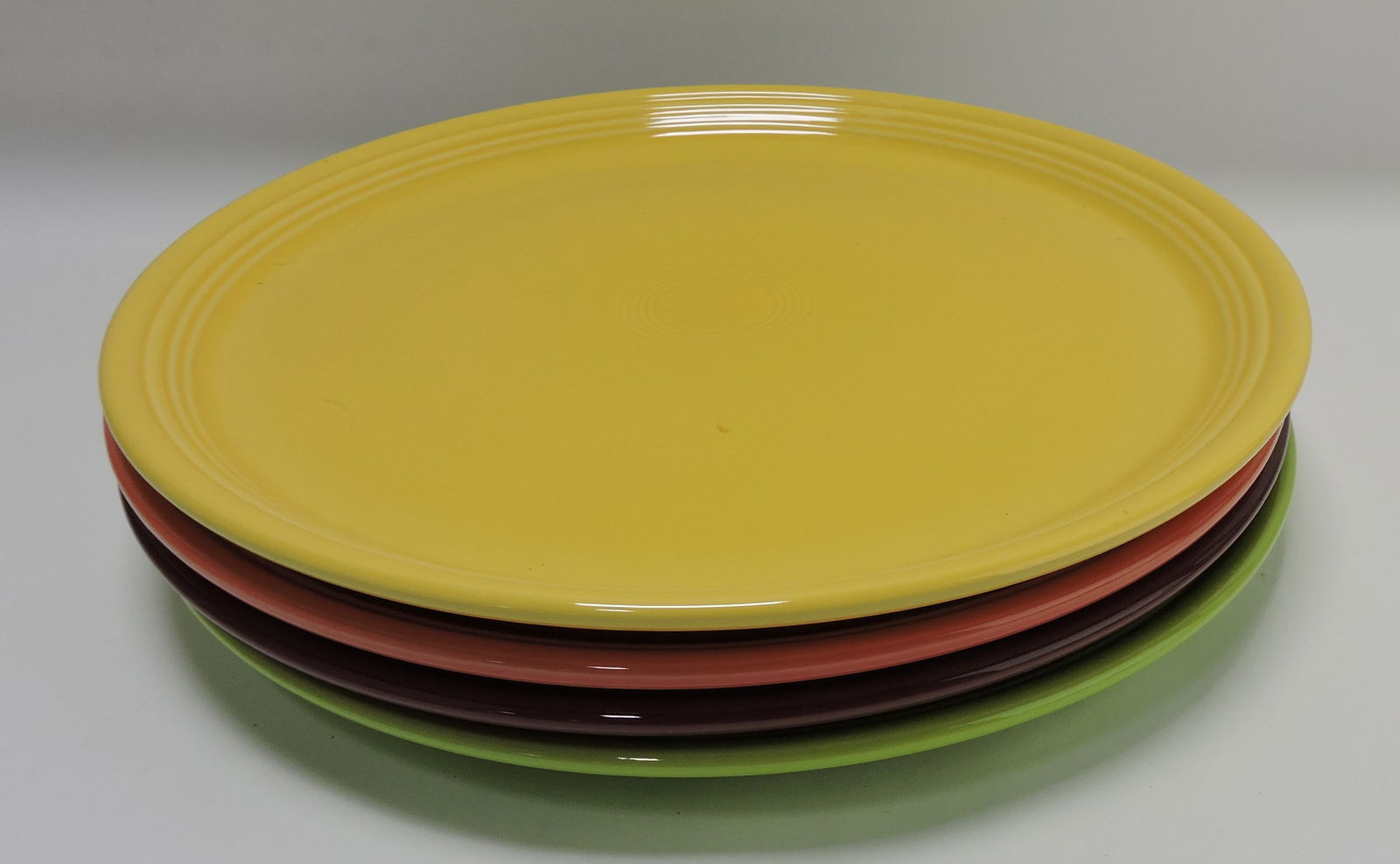 Fiesta Post 86 lot of 4 - 15" pizza trays, (1 of 1)