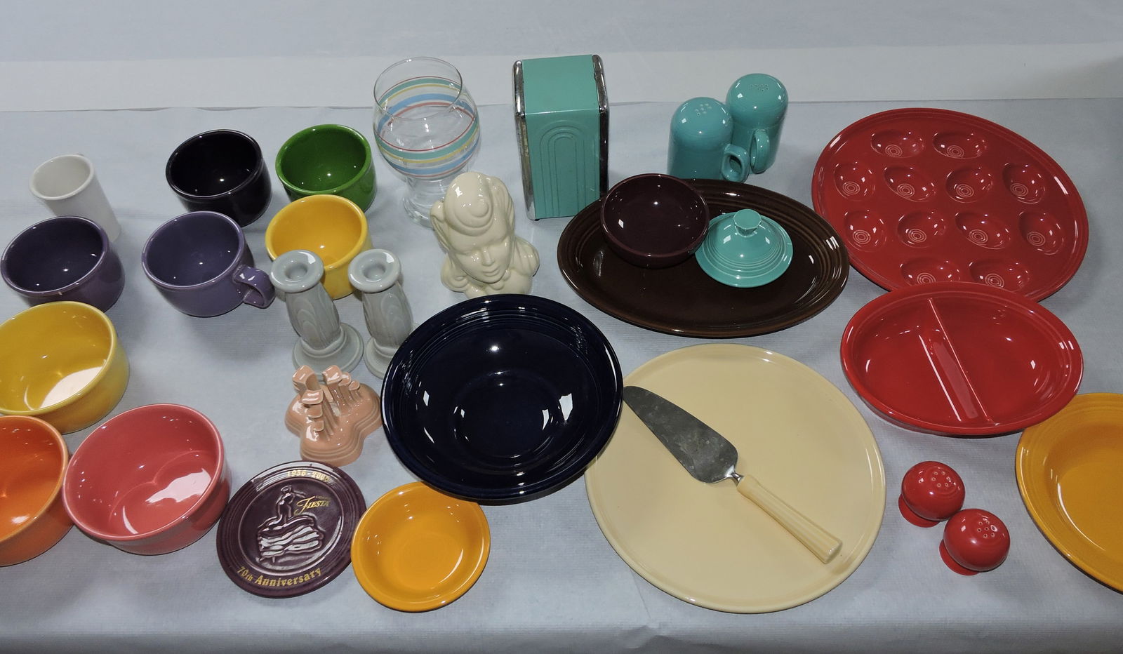 Fiesta Post 86 lot of 26 assorted pieces (1 of 1)