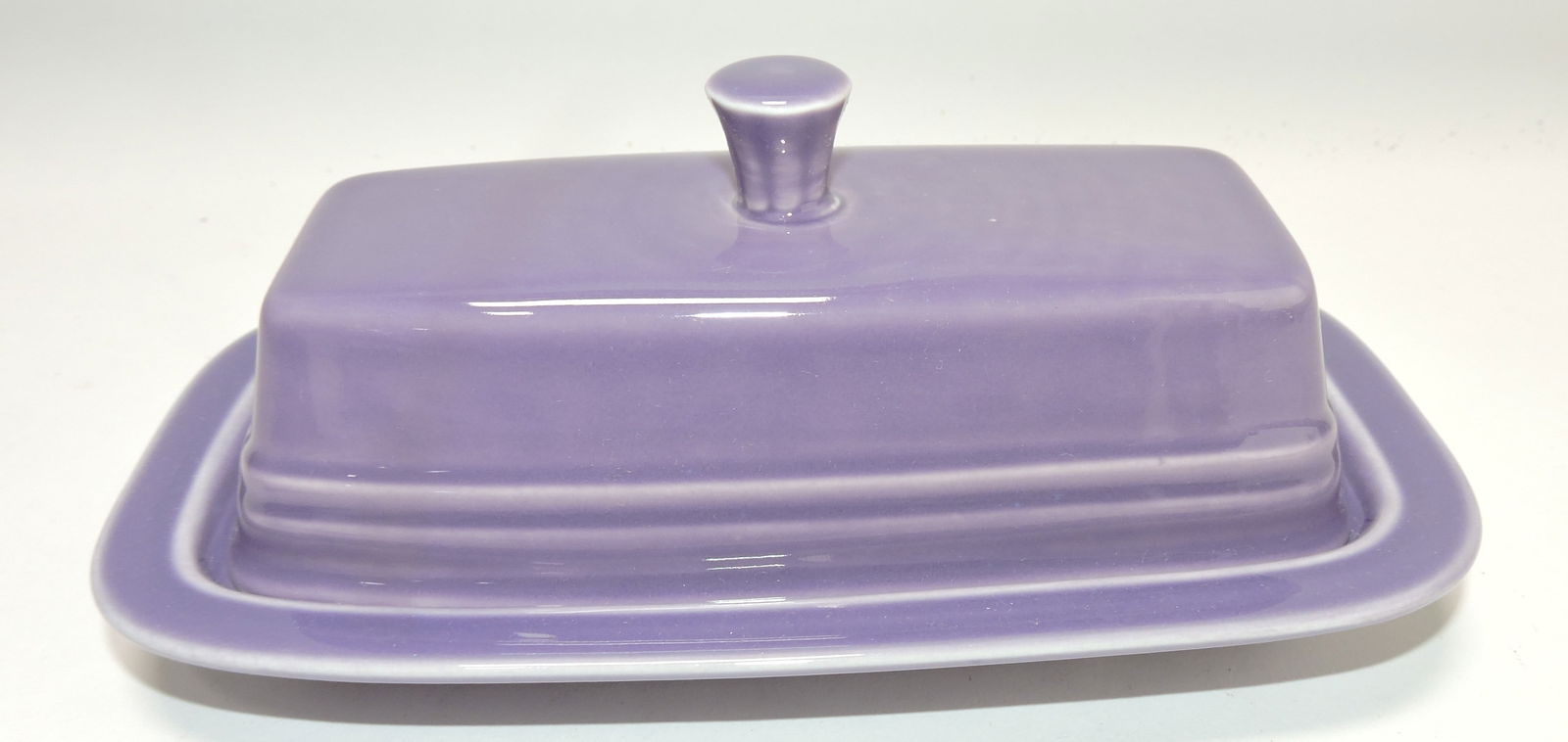 Fiesta Post 86 butter dish, lilac (1 of 1)