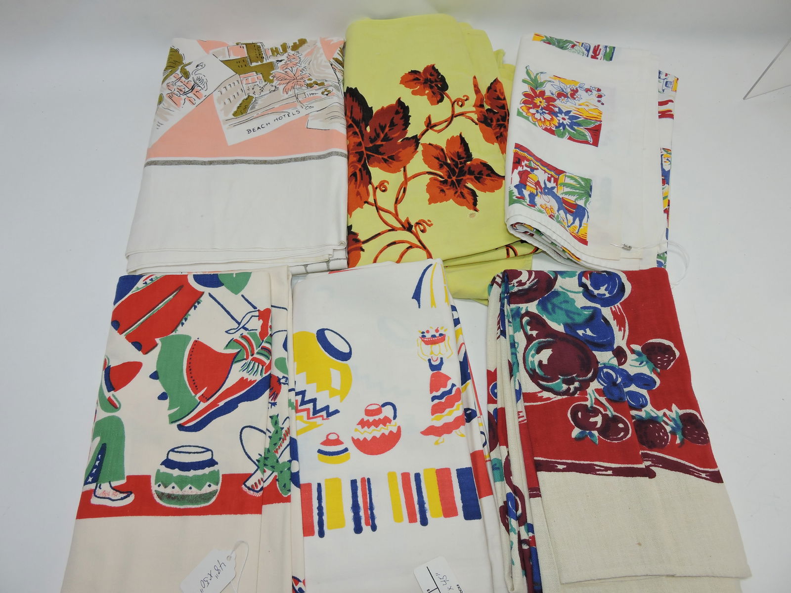 Lot of 6 vintage tablecloths (1 of 1)